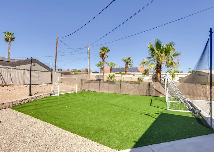 2 Mi To Havasu & Dtwn: W/ Game Room! Holiday home *