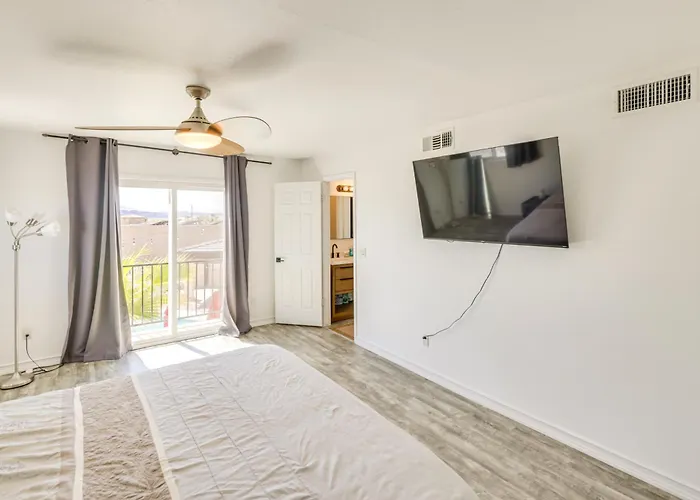 Holiday home 2 Mi To Havasu & Dtwn: W/ Game Room! Lake Havasu City
