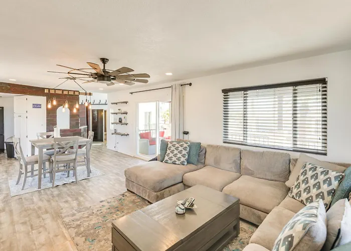 2 Mi To Havasu & Dtwn: W/ Game Room! Holiday home